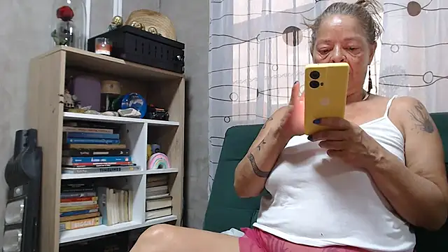 Snapshot of marinadenoche chatting on 07-15-26, 11:01 marinadenoche online show from 07-15-26, 11:01