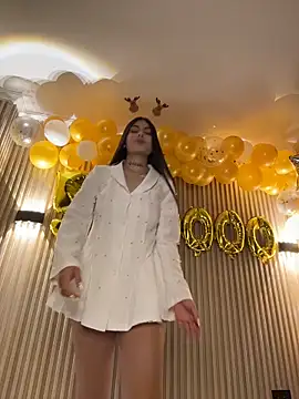 Sarasanders 4 online show from 12-20-25, 06:05