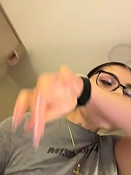 Sarasanders 4 online show from 11-28-25, 04:34