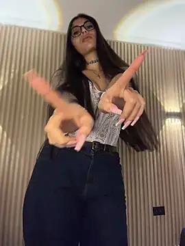 Snapshot of Sarasanders_4 chatting on 02-22-26, 05:21 Sarasanders 4 online show from 02-22-26, 05:21