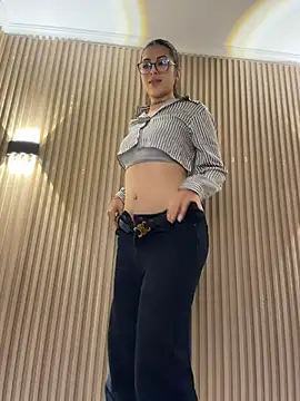 Snapshot of Sarasanders_4 chatting on 01-18-26, 04:49 Sarasanders 4 online show from 01-18-26, 04:49