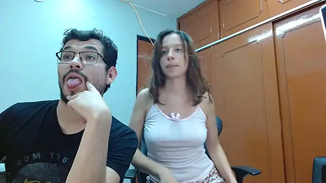 Snapshot of Isaandysex2428 chatting on 02-21-25, 01:33 Isaandysex2428 online show from 02-21-25, 01:33