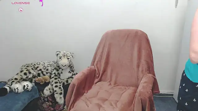 Ammillia online show from 01-21-25, 01:11