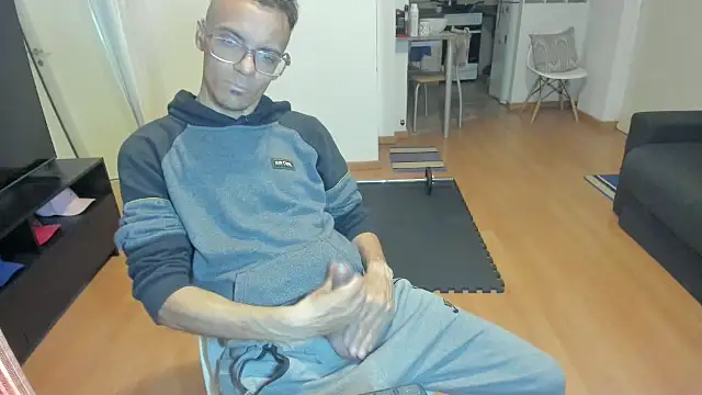 Snapshot of guachin_hunk chatting on 09-10-25, 03:27 guachin hunk online show from 09-10-25, 03:27