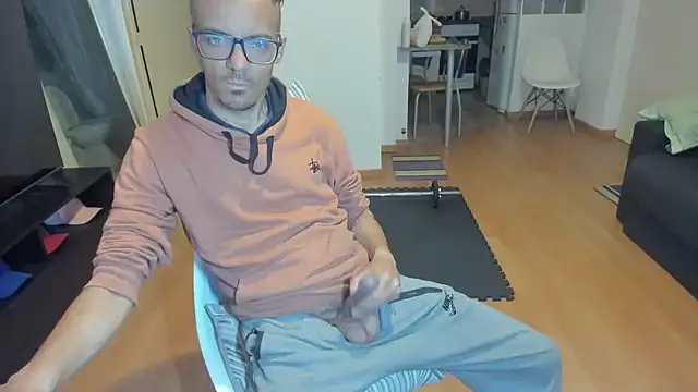 Snapshot of guachin_hunk chatting on 09-16-25, 04:02 guachin hunk online show from 09-16-25, 04:02