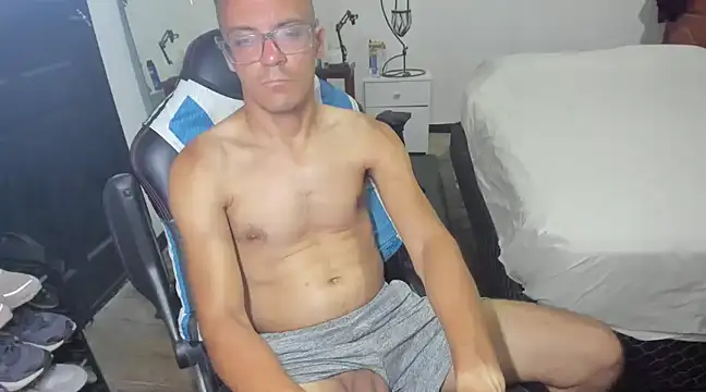 Snapshot of guachin_hunk chatting on 02-16-25, 04:53 guachin hunk online show from 02-16-25, 04:53