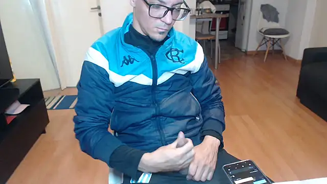 guachin hunk online show from 06-18-26, 05:39
