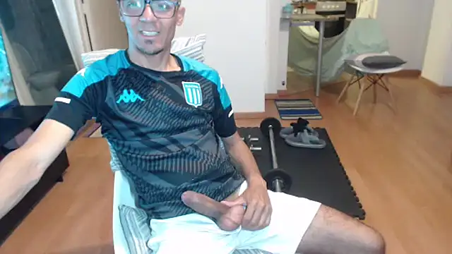 Snapshot of guachin_hunk chatting on 10-22-25, 04:01 guachin hunk online show from 10-22-25, 04:01