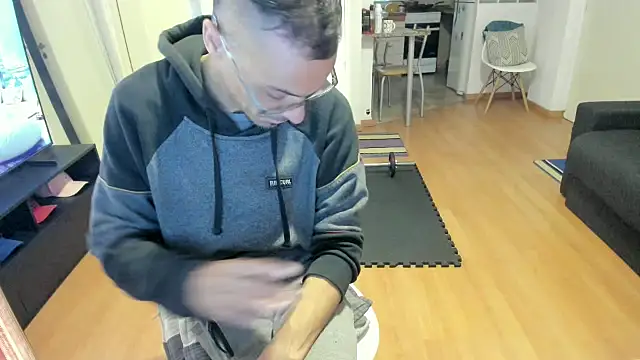 Snapshot of guachin_hunk chatting on 09-09-25, 02:48 guachin hunk online show from 09-09-25, 02:48