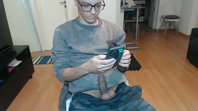 guachin hunk online show from 06-25-26, 05:05