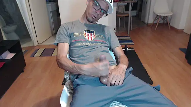 Snapshot of guachin_hunk chatting on 09-29-25, 03:57 guachin hunk online show from 09-29-25, 03:57