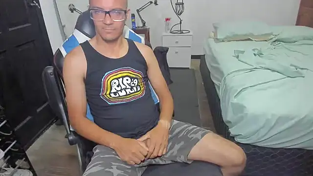 Snapshot of guachin_hunk chatting on 01-07-25, 03:14 guachin hunk online show from 01-07-25, 03:14