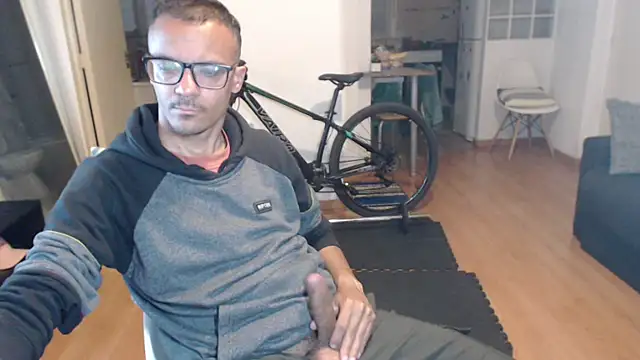 guachin hunk online show from 11-23-25, 04:22