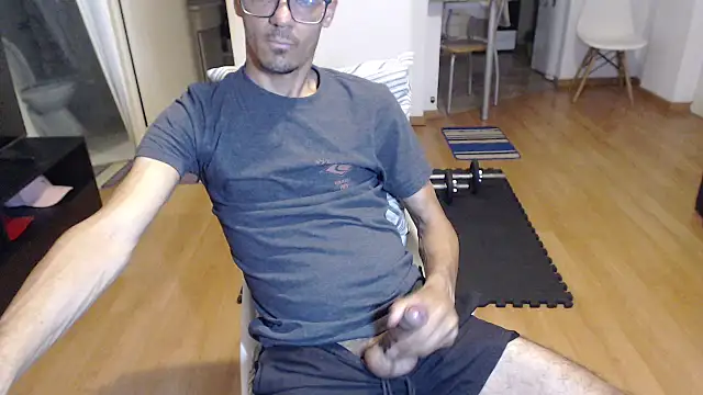 Snapshot of guachin_hunk chatting on 10-09-25, 05:57 guachin hunk online show from 10-09-25, 05:57