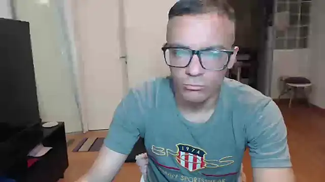 guachin hunk online show from 05-14-26, 03:25