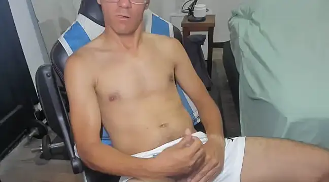 Snapshot of guachin_hunk chatting on 01-27-25, 02:53 guachin hunk online show from 01-27-25, 02:53