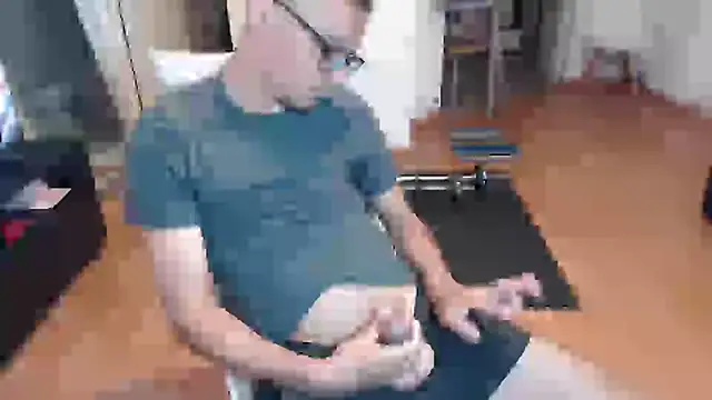 Snapshot of guachin_hunk chatting on 10-09-25, 04:13 guachin hunk online show from 10-09-25, 04:13