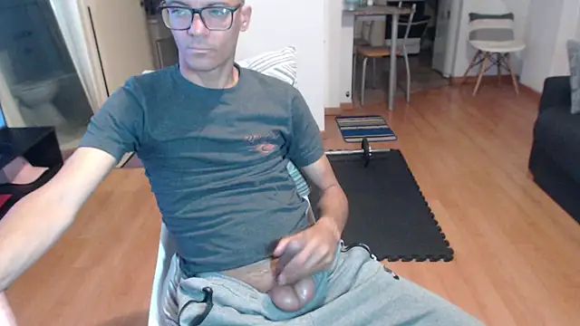 Snapshot of guachin_hunk chatting on 11-08-25, 11:19 guachin hunk online show from 11-08-25, 11:19