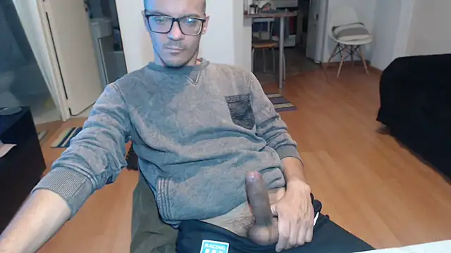 guachin hunk online show from 06-30-26, 07:58