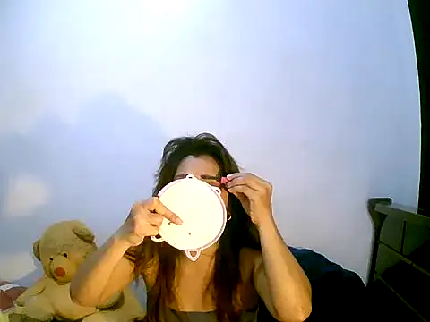 Snapshot of sweetvirginia01 chatting on 09-19-25, 04:38 sweetvirginia01 online show from 09-19-25, 04:38