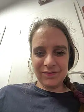 LadyChantale online show from 05-11-26, 06:04