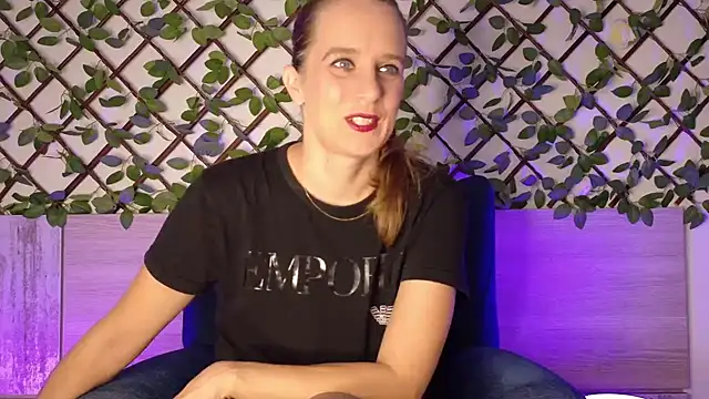 LadyChantale online show from 09-22-25, 05:46