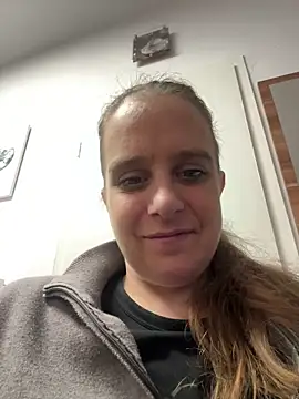 LadyChantale online show from 05-18-26, 06:07