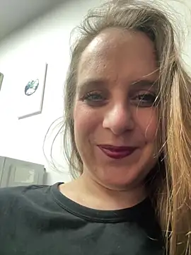 LadyChantale online show from 04-01-26, 06:37