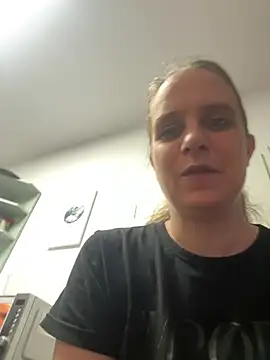 LadyChantale online show from 05-15-26, 06:11