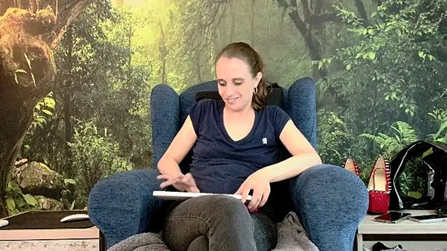 LadyChantale online show from 03-19-25, 04:02