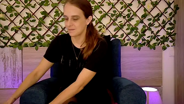 LadyChantale online show from 11-04-25, 08:40