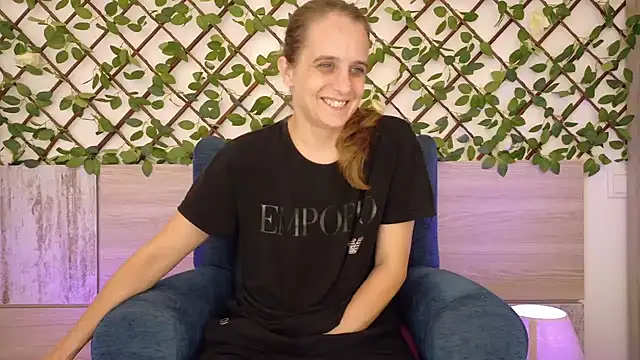 LadyChantale online show from 10-23-25, 08:35