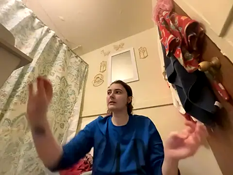 Snapshot of Snowbunnycake_131 chatting on 09-11-25, 06:02 Snowbunnycake 131 online show from 09-11-25, 06:02