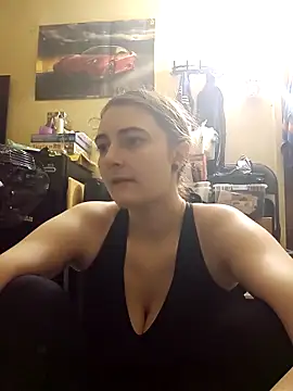 Snapshot of Snowbunnycake_131 chatting on 05-07-26, 02:42 Snowbunnycake 131 online show from 05-07-26, 02:42