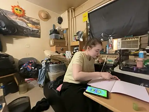 Snowbunnycake 131 online show from 03-18-26, 03:03