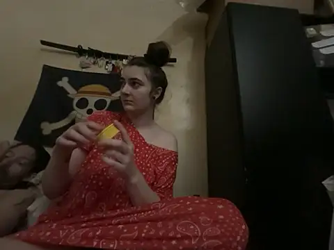 Snapshot of Snowbunnycake_131 chatting on 05-06-26, 01:37 Snowbunnycake 131 online show from 05-06-26, 01:37