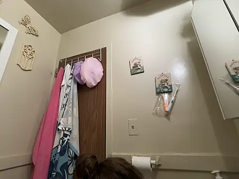 Snowbunnycake 131 online show from 06-27-26, 07:47
