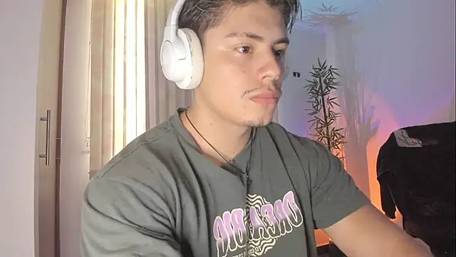 Snapshot of Giordano_Russo chatting on 07-28-26, 04:39 Giordano Russo online show from 07-28-26, 04:39