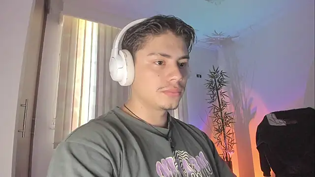 Snapshot of Giordano_Russo chatting on 07-28-26, 03:21 Giordano Russo online show from 07-28-26, 03:21