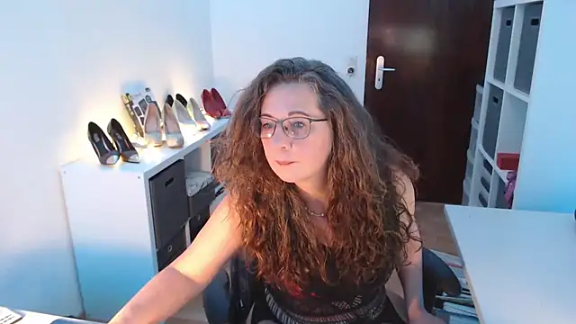 Snapshot of GeilesLuder75 chatting on 02-16-25, 05:04 GeilesLuder75 online show from 02-16-25, 05:04