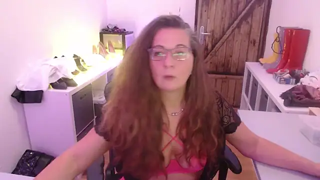 Snapshot of GeilesLuder75 chatting on 12-05-25, 05:33 GeilesLuder75 online show from 12-05-25, 05:33