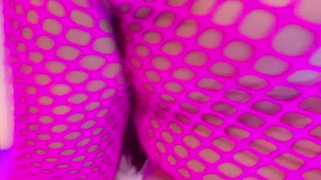 Snapshot of ValenScott1 chatting on 06-20-26, 12:21 ValenScott1 online show from 06-20-26, 12:21