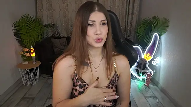 CassandraGood online show from 12-21-25, 06:59