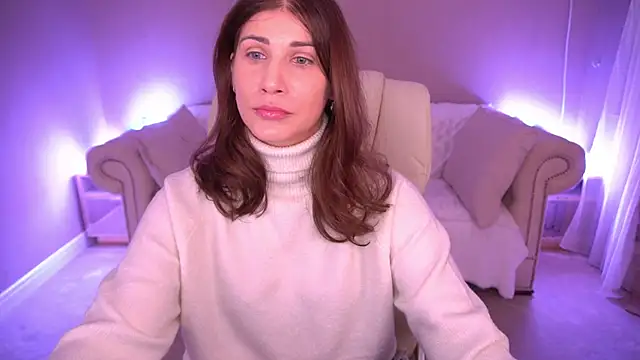 CassandraGood online show from 11-15-25, 06:28