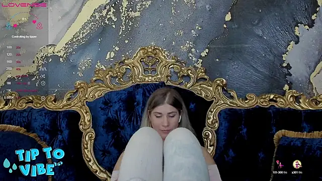 CassandraGood online show from 01-10-25, 02:57