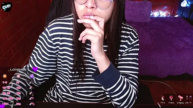 Snapshot of MidoriQuiinn chatting on 02-18-26, 02:46 MidoriQuiinn online show from 02-18-26, 02:46