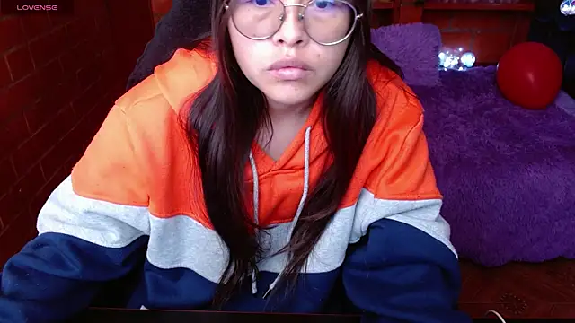 Snapshot of MidoriQuiinn chatting on 05-05-26, 02:53 MidoriQuiinn online show from 05-05-26, 02:53