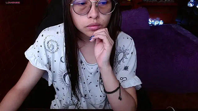 Snapshot of MidoriQuiinn chatting on 06-02-26, 03:56 MidoriQuiinn online show from 06-02-26, 03:56