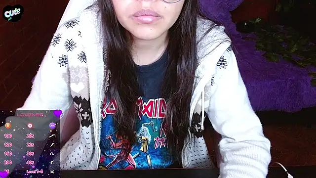 Snapshot of MidoriQuiinn chatting on 11-15-25, 11:25 MidoriQuiinn online show from 11-15-25, 11:25