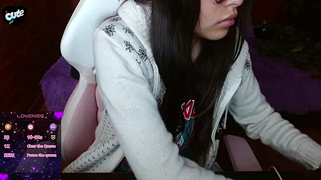 Snapshot of MidoriQuiinn chatting on 11-12-25, 02:43 MidoriQuiinn online show from 11-12-25, 02:43